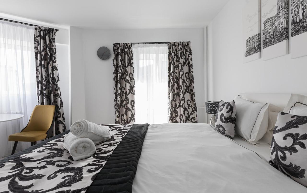 Lion'S Unirii Apartment Boekarest Buitenkant foto