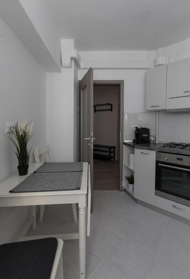Lion'S Unirii Apartment Boekarest Buitenkant foto