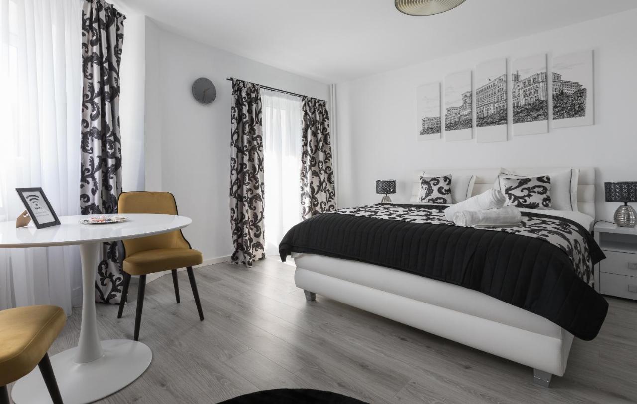 Lion'S Unirii Apartment Boekarest Buitenkant foto