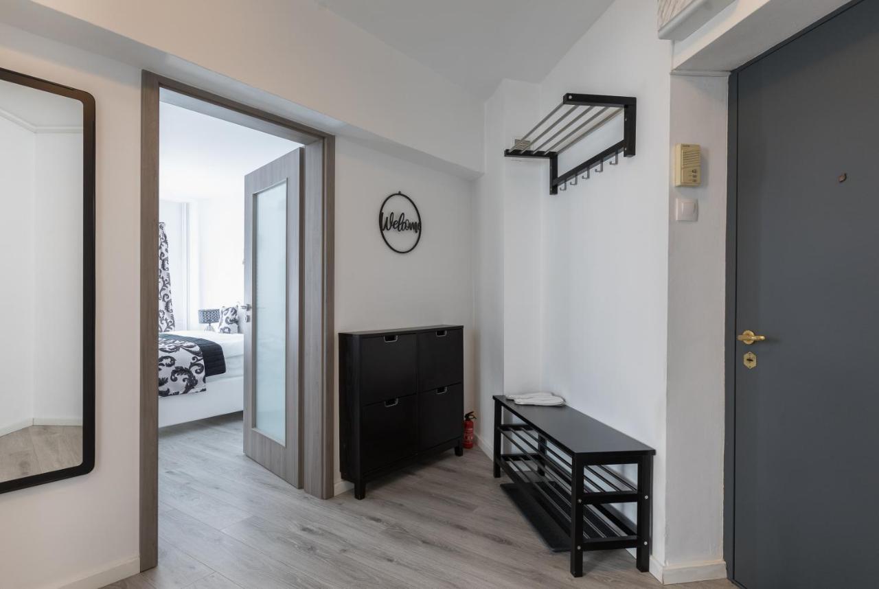 Lion'S Unirii Apartment Boekarest Buitenkant foto